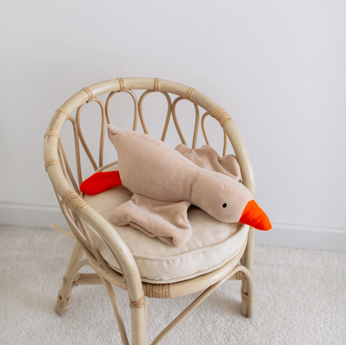 Gus the Goose Sevimli Peluş Ördek Uyku Arkadaşı